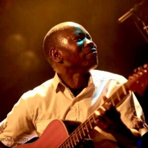 La guitare d&rsquo;Abdoulaye (l&rsquo;art déconfiné)